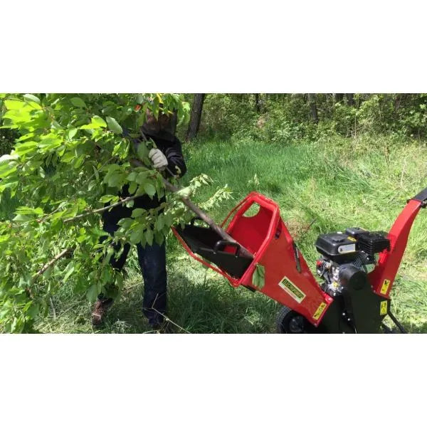 MOTOR ELÉCTRICO – Trituradora de ramas de gasolina OHV de 7 CV – Diámetro máximo: 100 mm – 2 cuchillas giratorias – Ruedas neumáticas – Conforme a la normativa CE